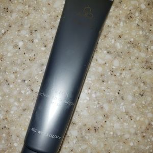 DETOX ACTIVATE CHARCOAL MASK